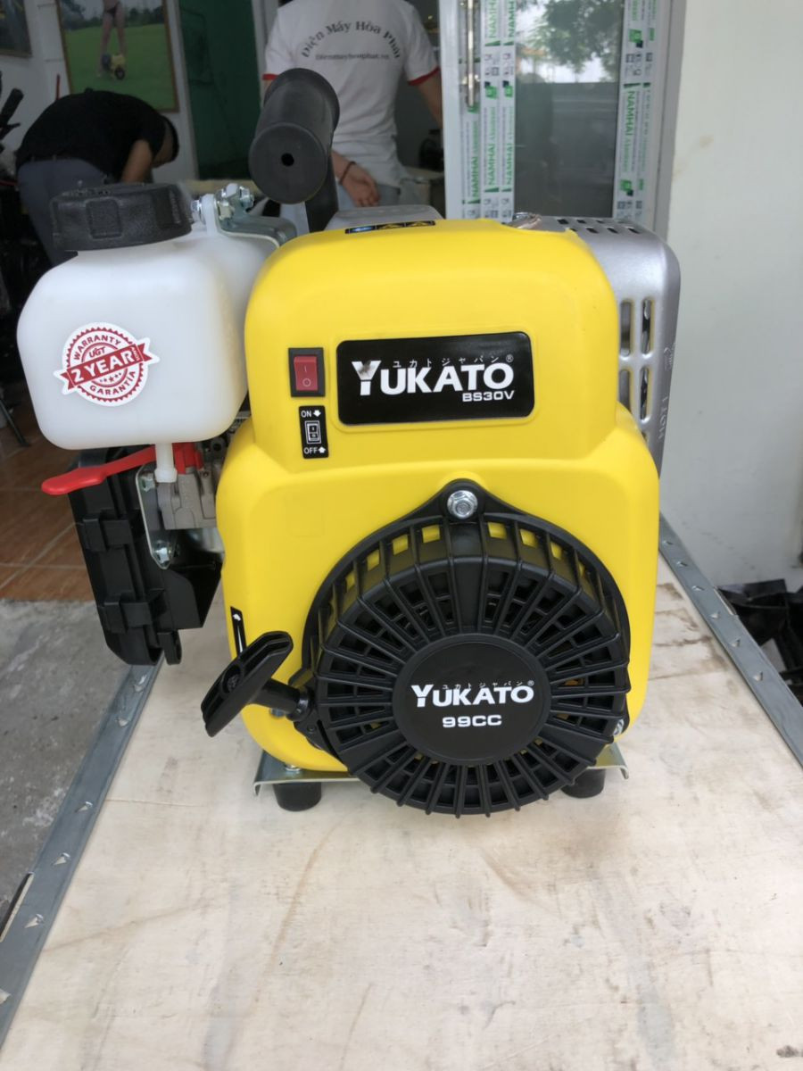 Máy bơm nước Yukato BS30V